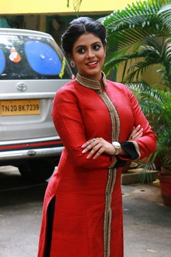 Iniya Photos